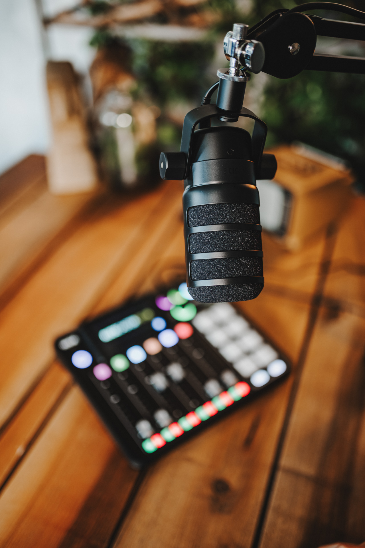 project studio, kreativní studio, foto a video studio, podcast studio, pronájem ateliéru, soukromé akce studio pronájem studia Praha, multifunkční prostor creative studio prague, foto video podcast studio, rental creative space, private event studio, studio for rent Prague, design studio for rent