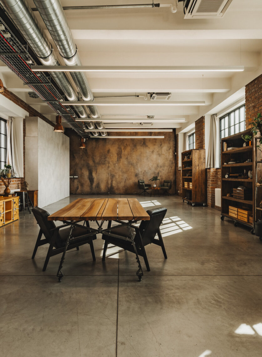 project studio, kreativní studio, foto a video studio, podcast studio, pronájem ateliéru, soukromé akce studio pronájem studia Praha, multifunkční prostor creative studio prague, foto video podcast studio, rental creative space, private event studio, studio for rent Prague, design studio for rent